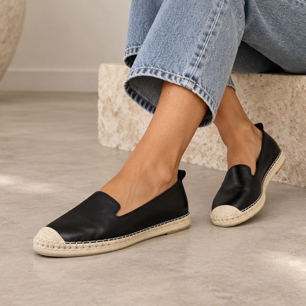 Blondo Bella Espadrilles Size 9.5 M Leather Slip On Rope Trim Flats